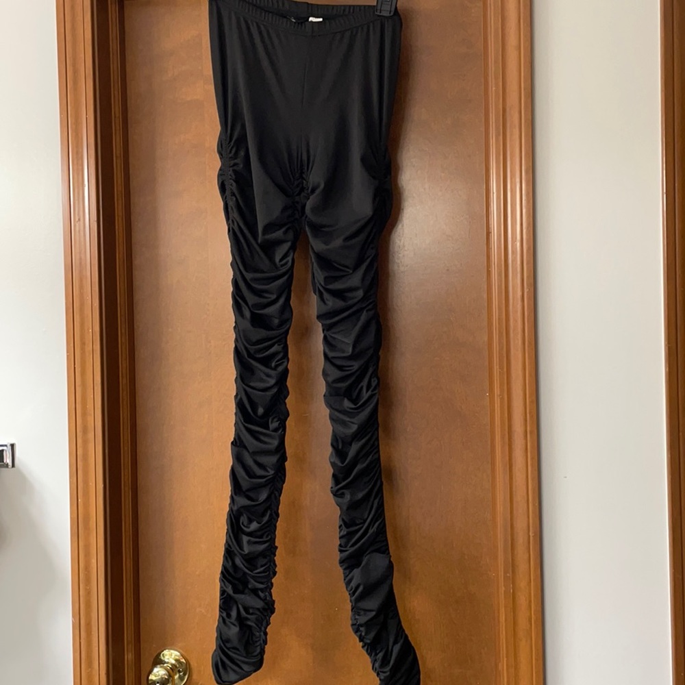 Divided ruched sides  leggings brand new size 4
J